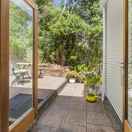Peaceful & Private City Cottage With Carparks Wellington Exterior photo